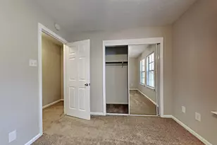 158 E Pathfinders Cir, The Woodlands, TX 77381 - Photo 10