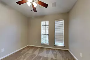 158 E Pathfinders Cir, The Woodlands, TX 77381 - Photo 14