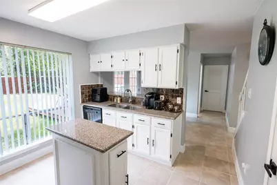 31 N Drifting Leaf Court, The Woodlands, TX 77380 - Photo 12