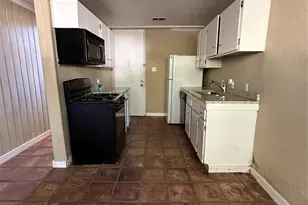 13 Lakeway, Conroe, TX 77304 - Photo 2