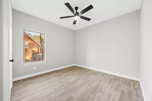 512 Sandy Oaks Dr, Huntsville, TX 77340 - Photo 12