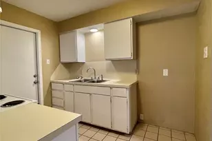 1510 N Avenue Q, Freeport, TX 77541 - Photo 6