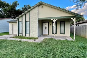 1510 N Avenue Q, Freeport, TX 77541 - Photo 1