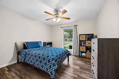 7711 Twin Hills Drive, Houston, TX 77071 - Photo 16