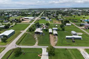 531 Burton St, Matagorda, TX 77457 - Photo 16