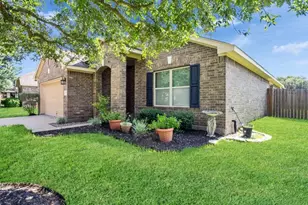 1519 Brook Hollow Dr, Pearland, TX 77581 - Photo 4