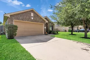 1519 Brook Hollow Dr, Pearland, TX 77581 - Photo 2