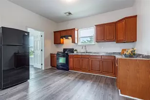 1101 54th St, Galveston, TX 77551 - Photo 16