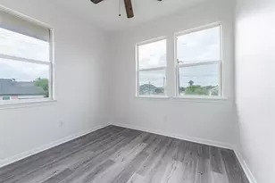 1101 54th St, Galveston, TX 77551 - Photo 6