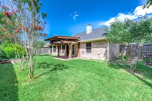 2215 Manchester Ln, Pearland, TX 77581 - Photo 4