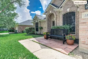 2215 Manchester Ln, Pearland, TX 77581 - Photo 2
