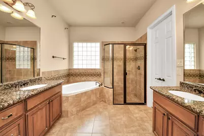 6 Bridgewood Cove Court, The Woodlands, TX 77381 - Photo 24