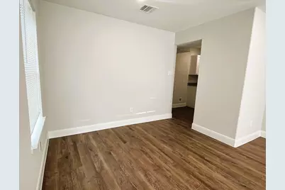 711 S Houston Avenue #B, Humble, TX 77338 - Photo 6