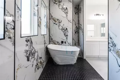 2405 W Green Briar Drive, Huntsville, TX 77340 - Photo 14