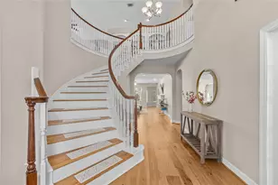 6006 E Brook Ct, Sugar Land, TX 77479 - Photo 2