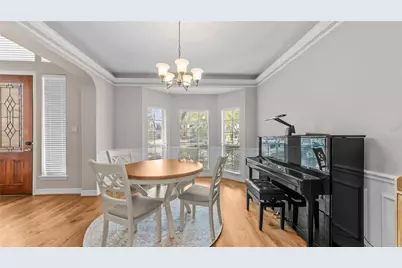 6006 E Brook Court, Sugar Land, TX 77479 - Photo 8