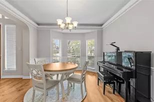 6006 E Brook Ct, Sugar Land, TX 77479 - Photo 8