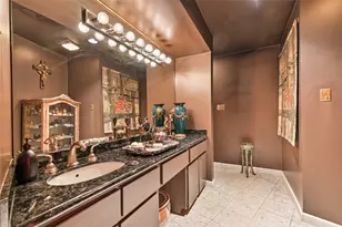 435 Flint Point Dr, Piney Point Village, TX 77024 - Photo 12