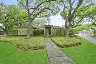 435 Flint Point Dr, Piney Point Village, TX 77024 - Photo 4