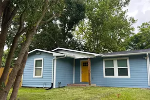 227 Kansas St, Bacliff, TX 77518 - Photo 4