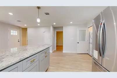 227 Kansas Street, Bacliff, TX 77518 - Photo 18