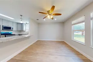 227 Kansas St, Bacliff, TX 77518 - Photo 10