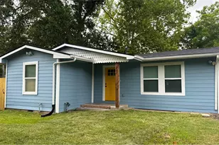 227 Kansas St, Bacliff, TX 77518 - Photo 2