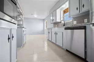 10610 Stover St, Houston, TX 77075 - Photo 2