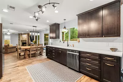 153 N Rainbow Ridge Circle, The Woodlands, TX 77381 - Photo 40