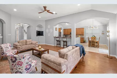 7 Caelin Court, The Woodlands, TX 77382 - Photo 12