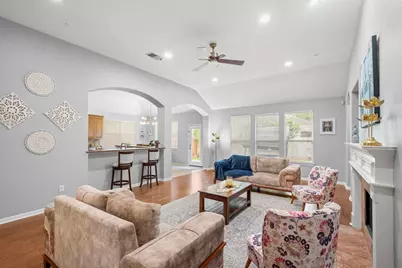 7 Caelin Court, The Woodlands, TX 77382 - Photo 10