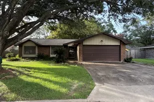 3009 Del Monte Ave, Bay City, TX 77414 - Photo 1