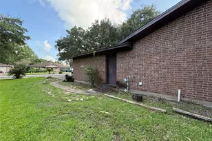 3009 Del Monte Ave, Bay City, TX 77414 - Photo 16
