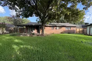 3009 Del Monte Ave, Bay City, TX 77414 - Photo 6