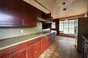 3009 Del Monte Ave, Bay City, TX 77414 - Photo 10