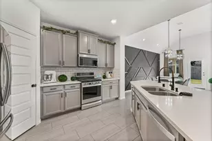 2450 Bear Crk Dr, Rosharon, TX 77583 - Photo 8