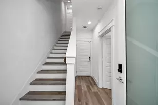 531 Schweikhardt St, Houston, TX 77020 - Photo 2