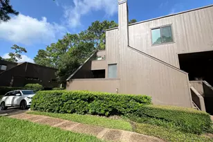 168 Litchfield Ln, Houston, TX 77024 - Photo 1