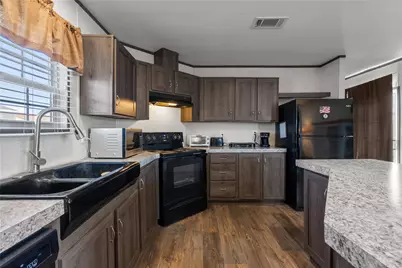 310 Pino Avenue, Alvin, TX 77511 - Photo 4