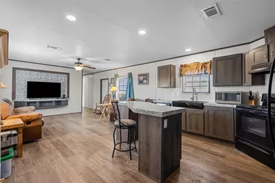 310 Pino Avenue, Alvin, TX 77511 - Photo 2