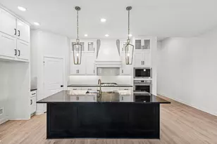 2010 Escobar St, Montgomery, TX 77316 - Photo 24