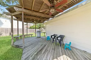 20423 Forest Dr, Spring, TX 77388 - Photo 10