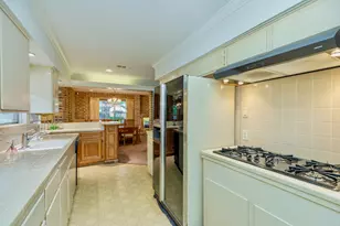 7043 Carvel Ln, Houston, TX 77074 - Photo 12