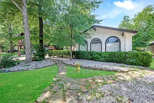 257 Point Clear Dr, Panorama Village, TX 77304 - Photo 4