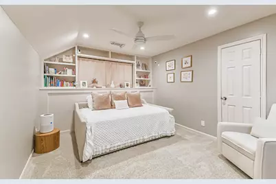 10015 Lynbrook Drive, Houston, TX 77042 - Photo 36