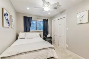10015 Lynbrook Dr, Houston, TX 77042 - Photo 34