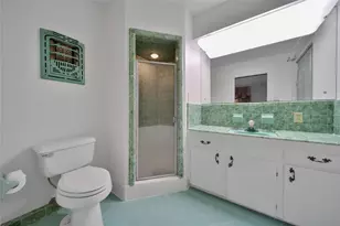 115 E Thornton Rd, Houston, TX 77022 - Photo 18