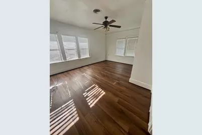 913 Fowlkes Street, Sealy, TX 77474 - Photo 12