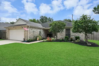 614 7th Street, Sugar Land, TX 77498 - Photo 2