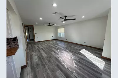 1034 E 3rd Street, Bellville, TX 77418 - Photo 14